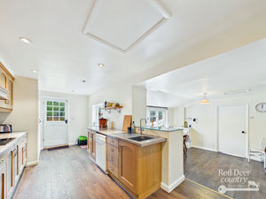 Kitchen/Breakfast Room- click for photo gallery